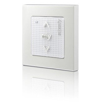 The Smoove 1 RTS surface-mounted wall switch avoids cutting into drywall. This single channel, battery-operated solution is easy to install, and doesn’t require an electrician. Compatible with seven decorative color frames (sold separately), users can easily complement any décor.